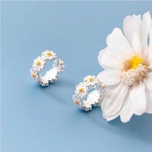 Sterling Silver Womens Daisy Enamel Infinity Hoop Huggies Fairycore Cottagecore
